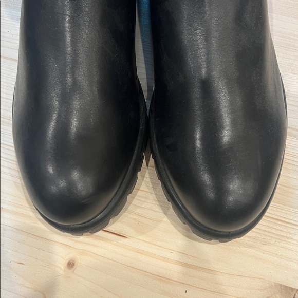 ECCO Women boots. Size US 10-10.5 NWT - Picture 7 of 8